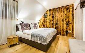 Hotel Pok Garni